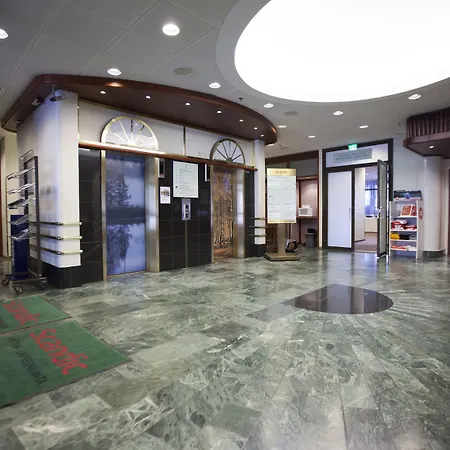 斯堪迪克帕齐亚酒店 4* 拉彭兰塔